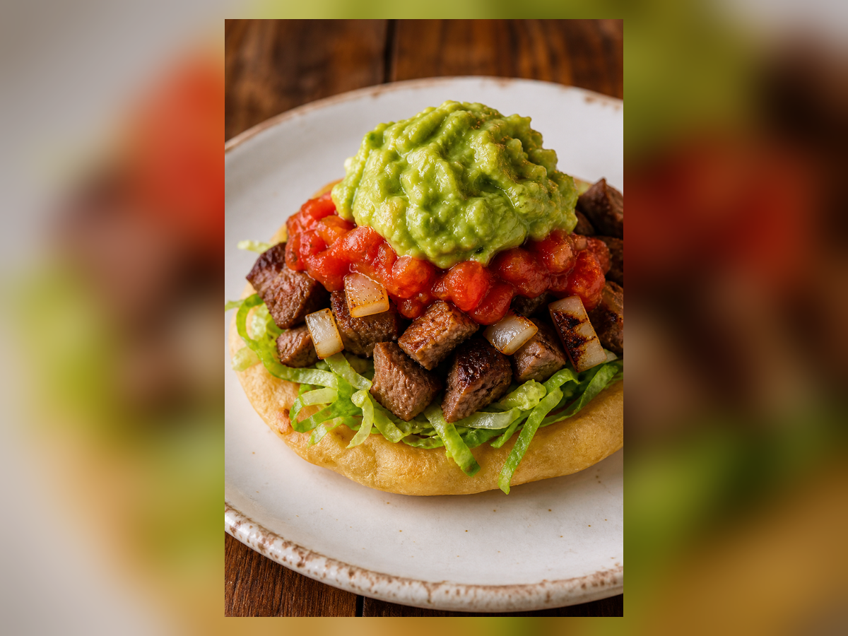 Salbute de carne asada de Lonchería Los Primos