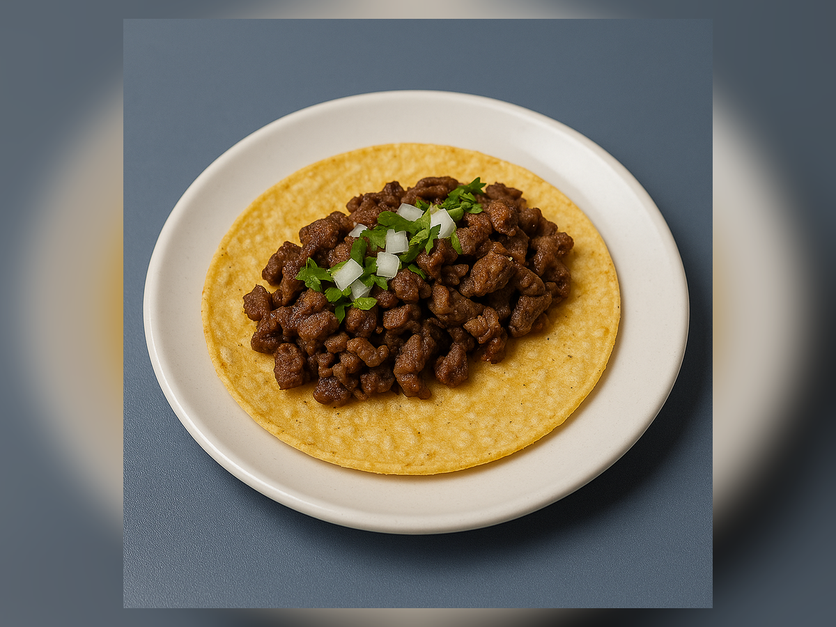 Taco de carne asada en tortilla de maíz